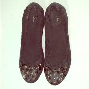 Vera Wang Simply Vera Gemstone Flats